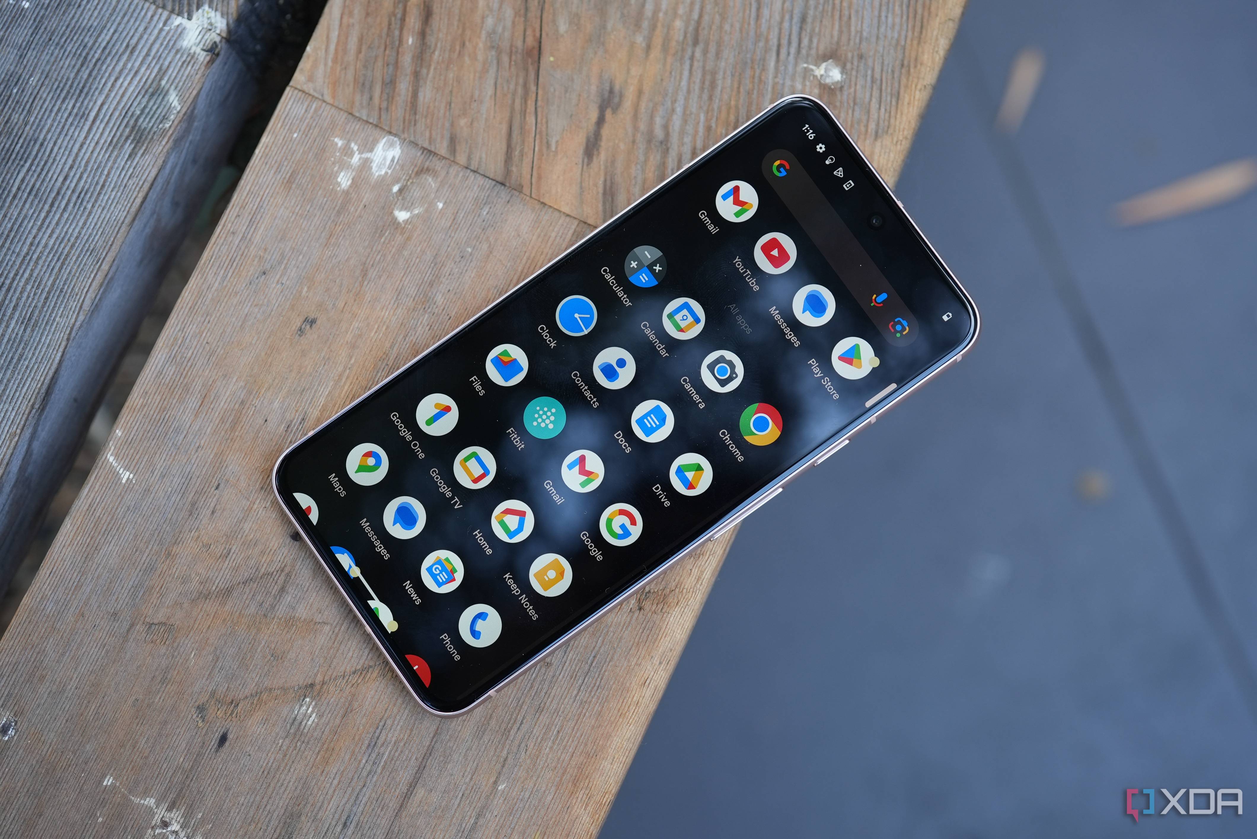 Google Pixel 8 screen.
