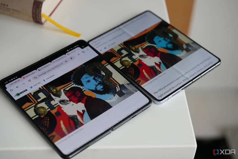OnePlus open screen (left) and the Galaxy Z Fold 5 screen (right)