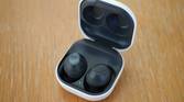 Galaxy Buds FE in its case