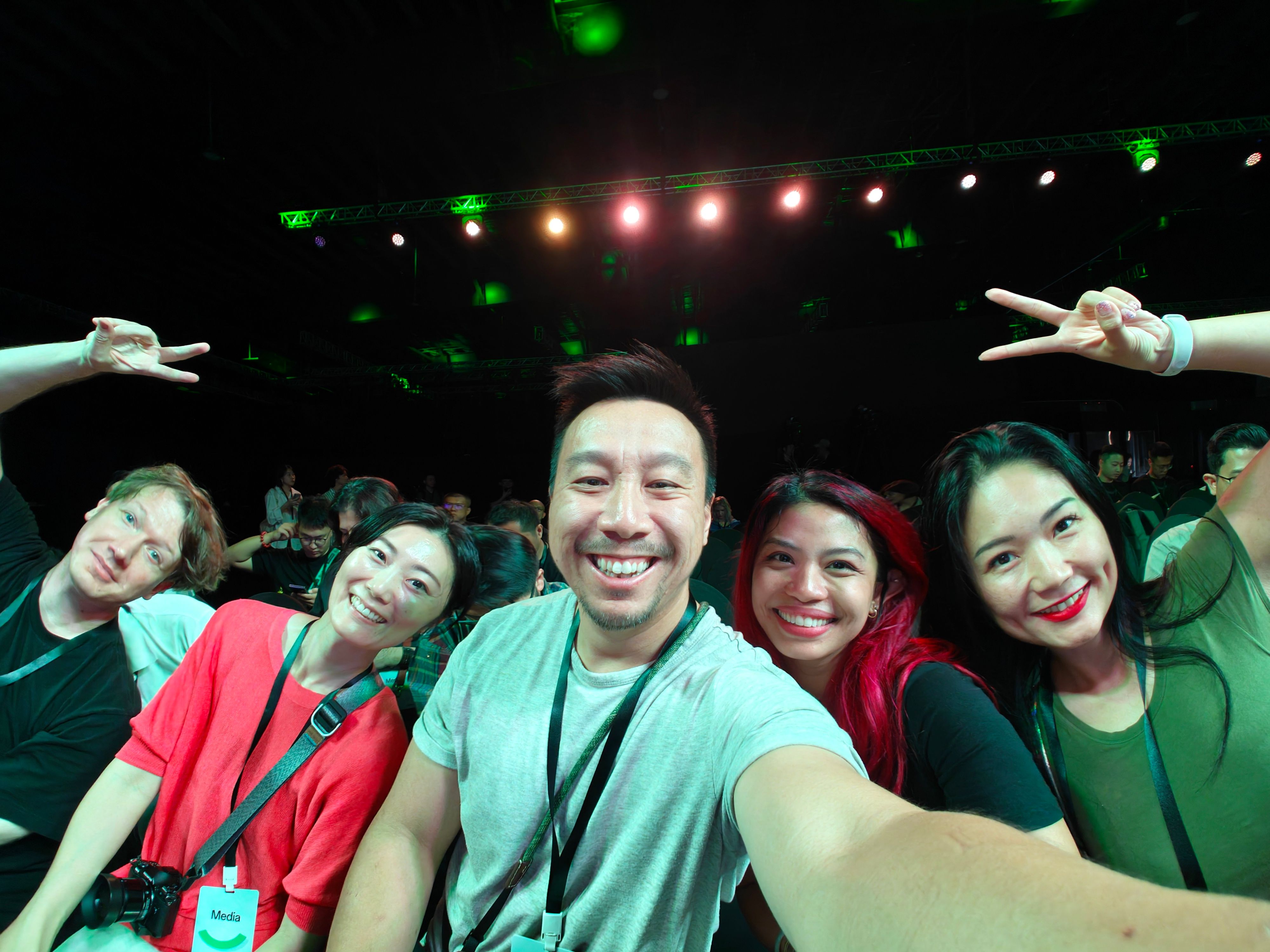 Selfie, main camera