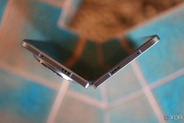oneplus open hinge