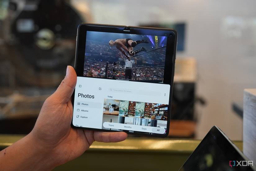 The Oneplus Open running two apps at once