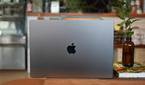 the back of hte MaCbook Pro lid