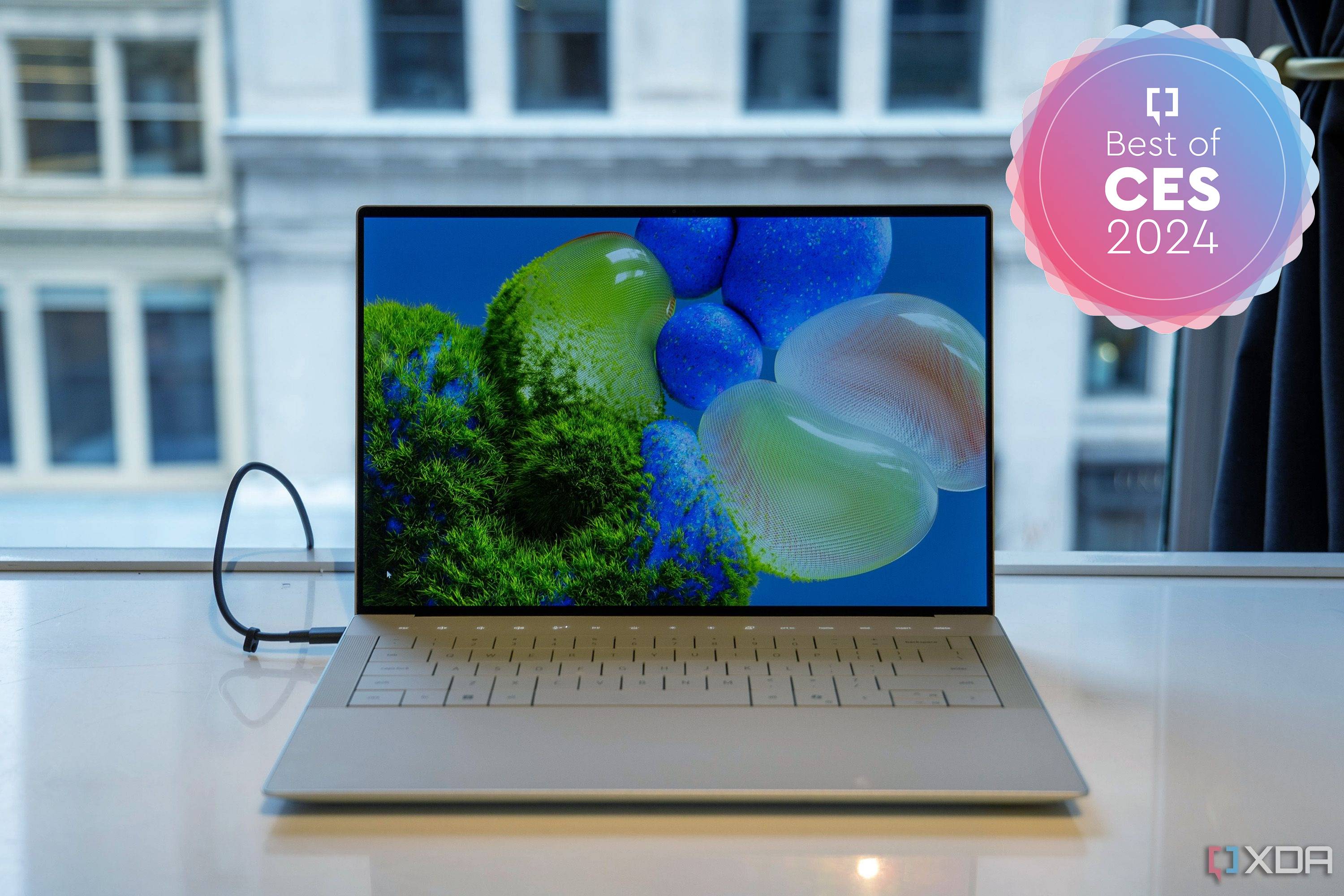 Front view of the Dell XPS 14 in Platinum