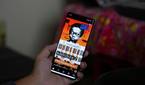 oneplus 12 in the hand showing Nas