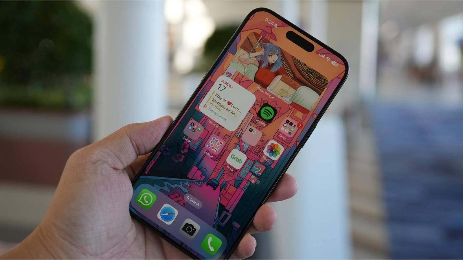 How to copy and paste on iPhone video Cover showing a held iPhone 15 pro max