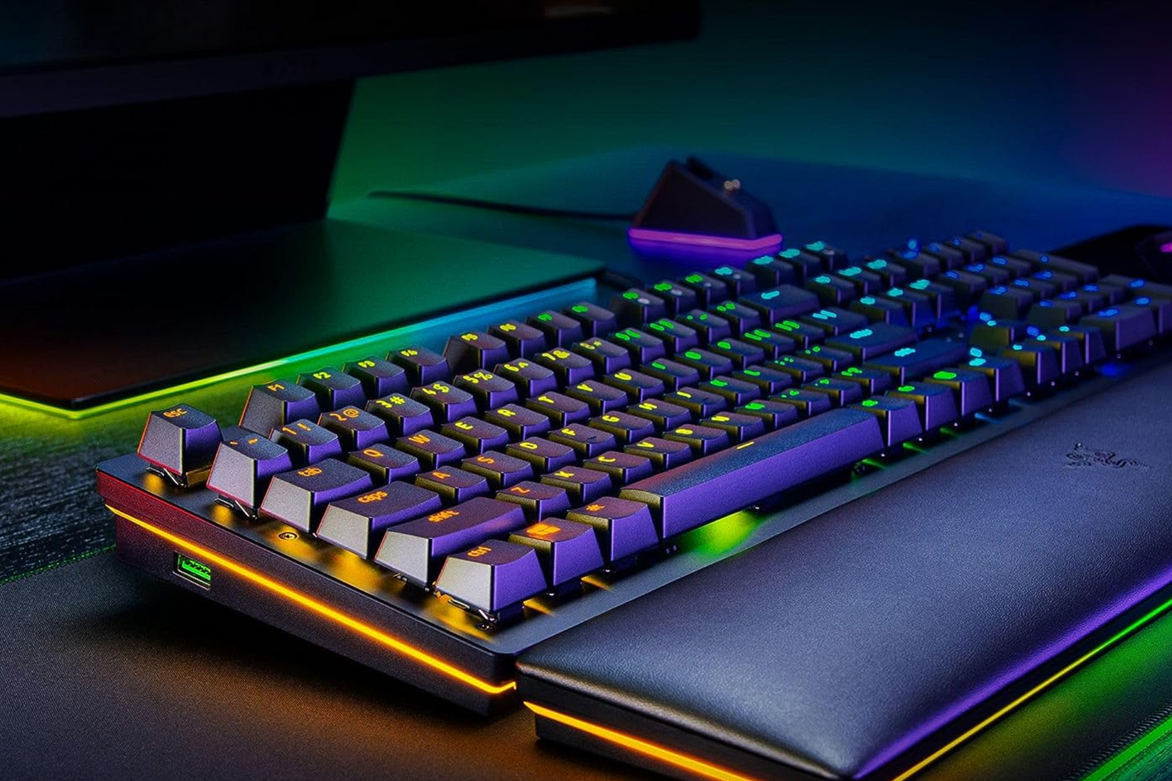 Take 55% off the Razer Huntsman V2 optical keyboard as it fall to an ...