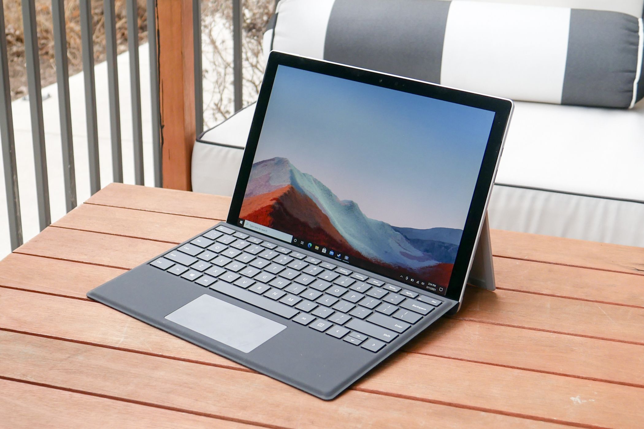 Microsoft cuts support for the Surface Pro 7 as it prepares