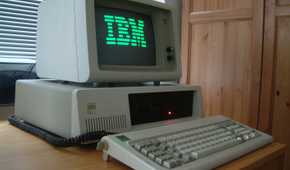 IBM PC XT with green monochrome phosphor screen and 10MB full height 5,25" hard disk drive