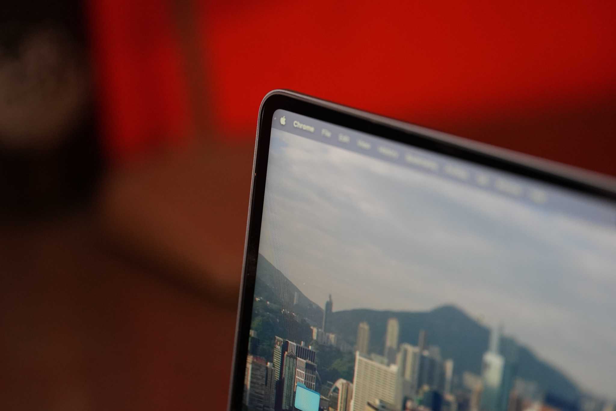 MacBook Air M3 bezels