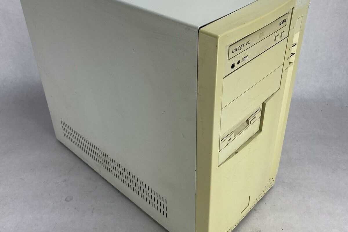 Ultra Computer Case 2000s 6 PC aesthetics from the 2000s that I'll forever miss