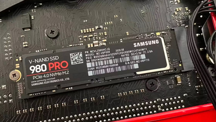 PCIe 5.0 SSDகள் இரண்டு பணிச்சுமைகளிலிருந்து மட்டுமே பயனடைகின்றன, மேலும் கேமிங் அவற்றில் ஒன்றல்ல PCIe 5.0 SSDகள் இரண்டு பணிச்சுமைகளிலிருந்து மட்டுமே பயனடைகின்றன, மேலும் கேமிங் அவற்றில் ஒன்றல்ல