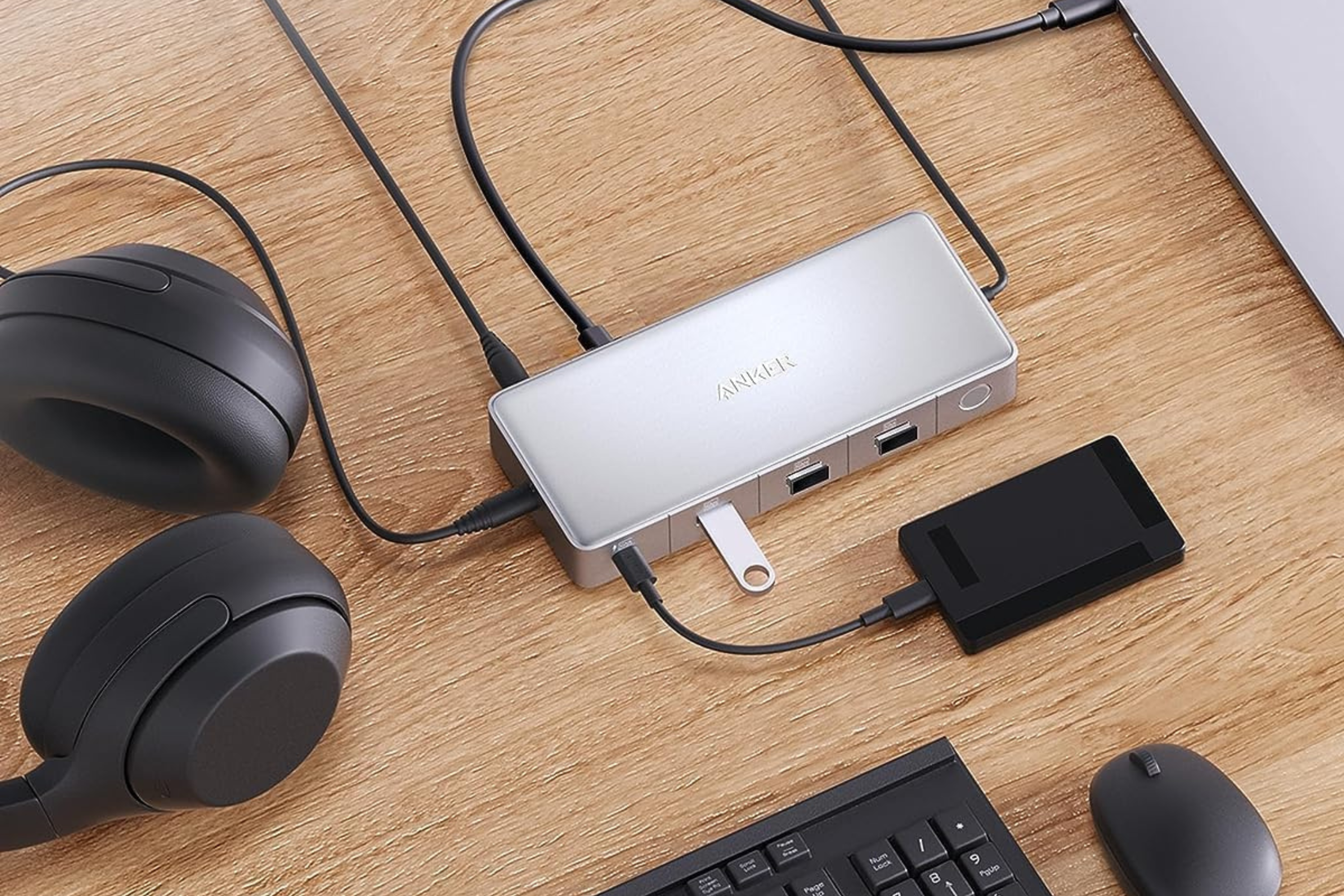6 reasons you need a docking station for your home office setup