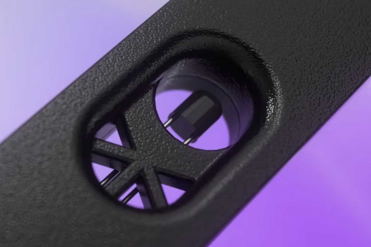 An image showing the temperature of the Corsair iCUE Link QX140 fan.