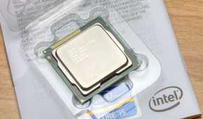 Close up of the Intel Core i5 2500K packaging