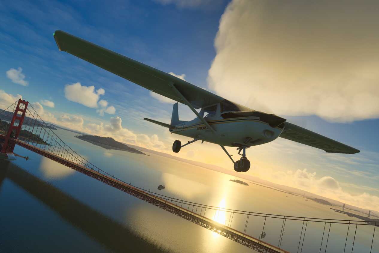 Screenshot from Microsoft Flight Simulator 2020 showing a plane flying over the Golden Gate Bridge