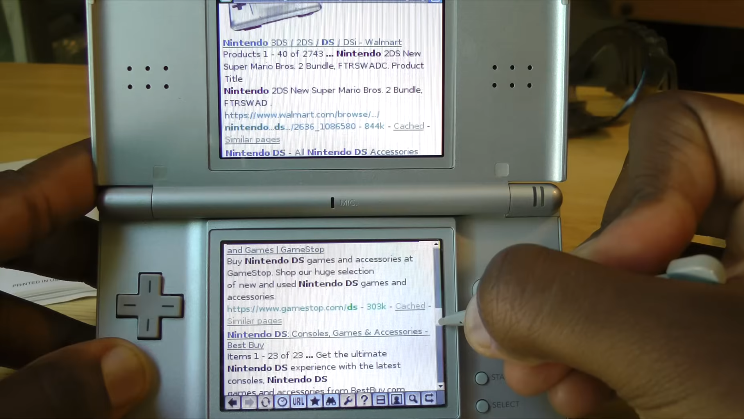 Nintendo DS Browser displaying Google Search results