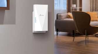 TP-Link RE500X range extender living room