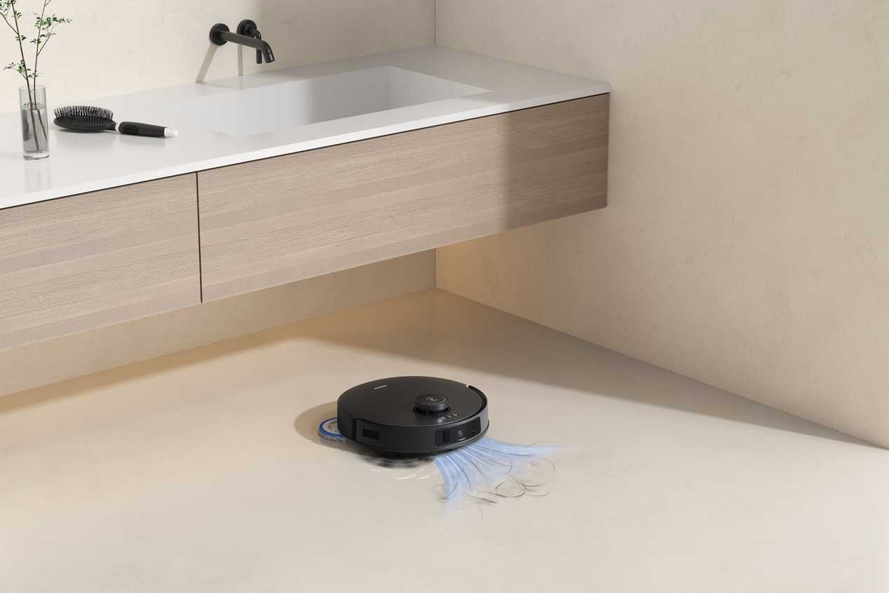 Deebot T30S cleaning floors with ZeroTangle technology
