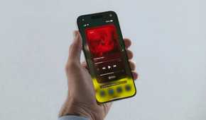 iOS 18 control center music player