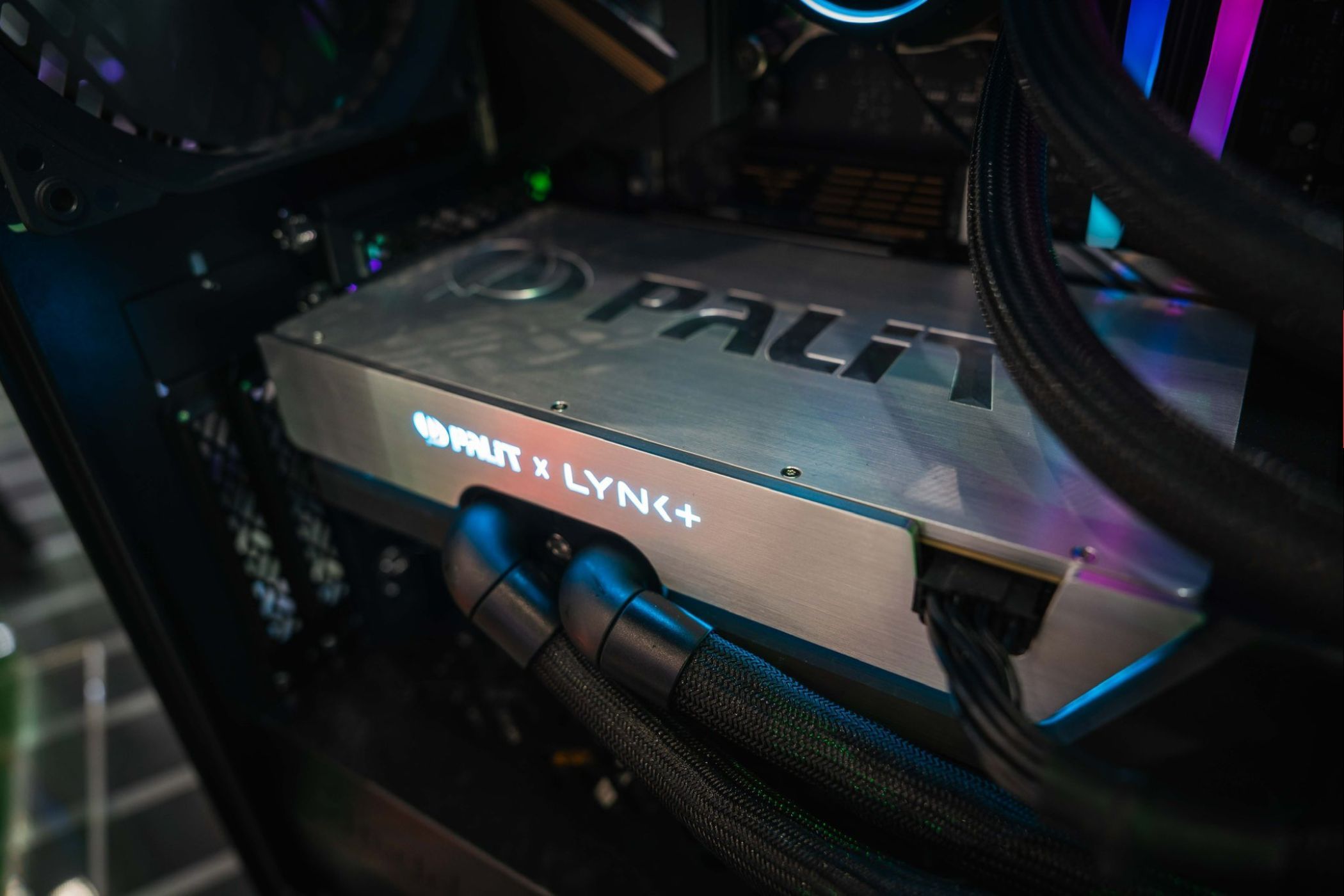An image showing the Palit Lynk+ 4090 graphics installed on a PC.