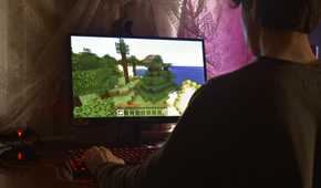 minecraft playing on laptop