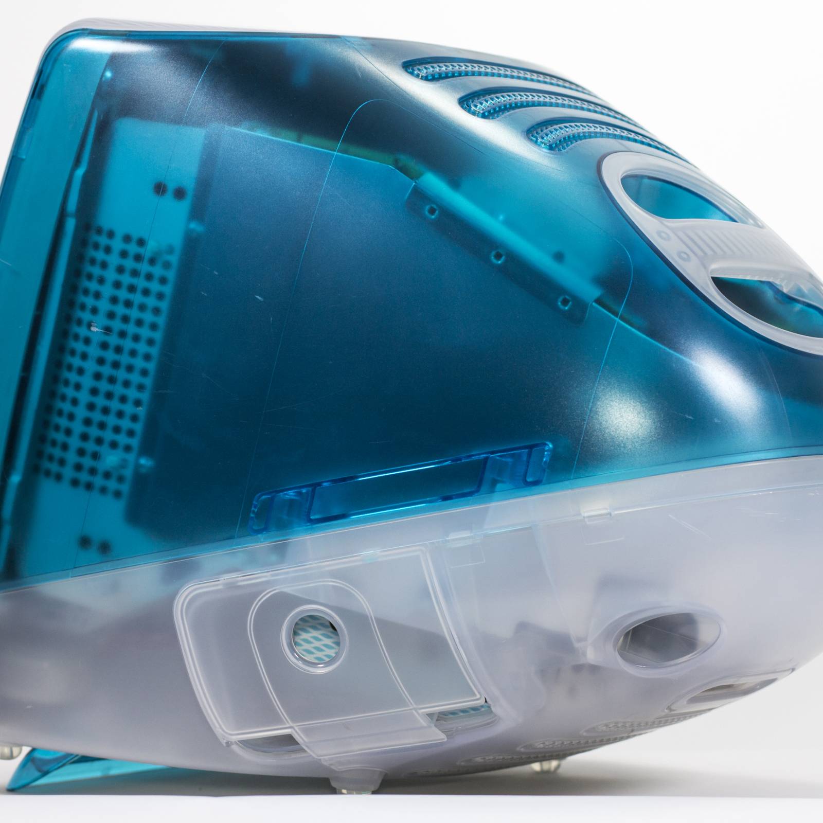 On this day 26 years ago, Apple released the revolutionary iMac G3