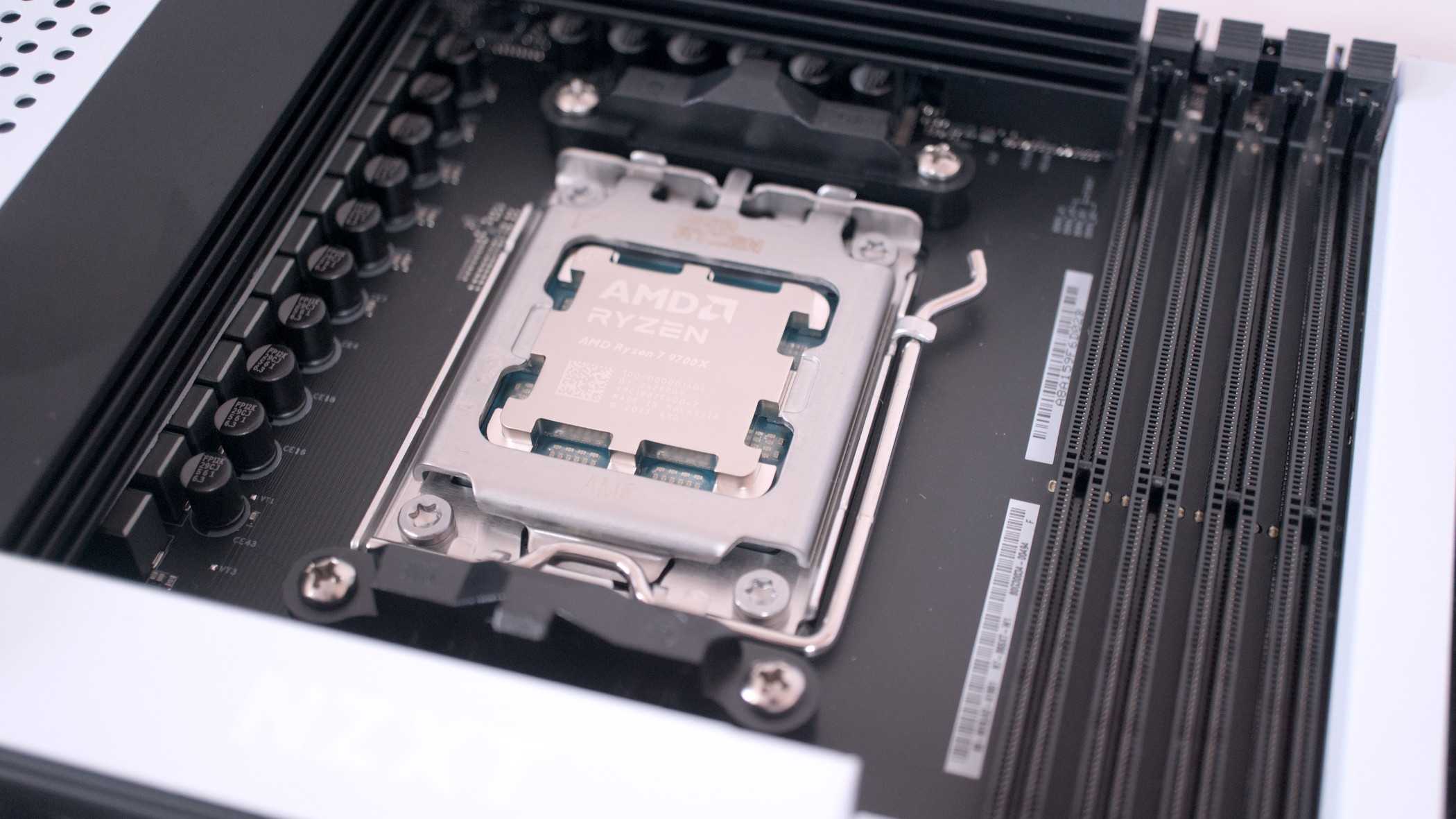 NZXT N7 B650E with Ryzen 9 9900X installed