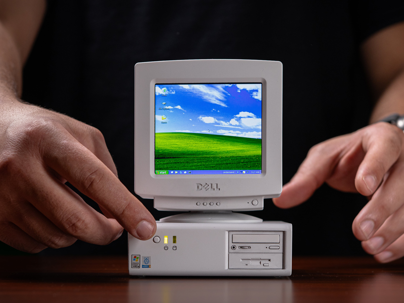 コンパクトレトロPC Windows XP Windows XP Retro Gaming Tower PC Pentium 4 1.80GHz 512MB 2 HDD DVD