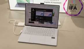 An Honor MagicBook Art 14 with a Best of IFA badge