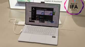 An Honor MagicBook Art 14 with a Best of IFA badge
