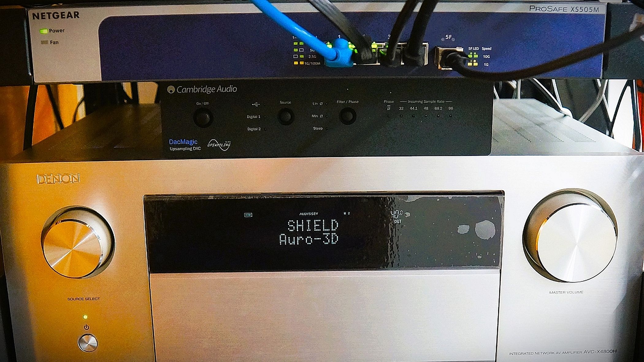 4 advantages of stacking network switches (and why you'd want to)