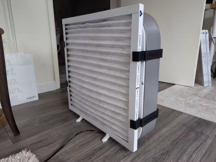 Box fan with air filter