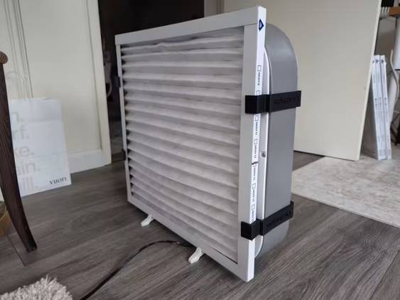 Box fan with air filter