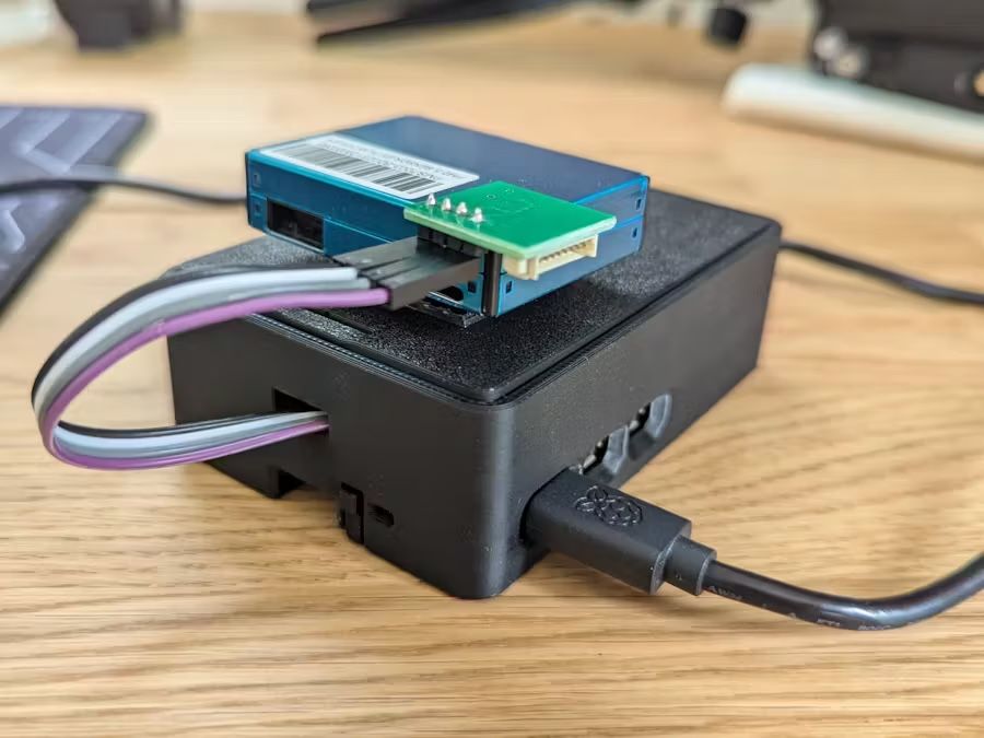 Pi-air-monitoring-in-case