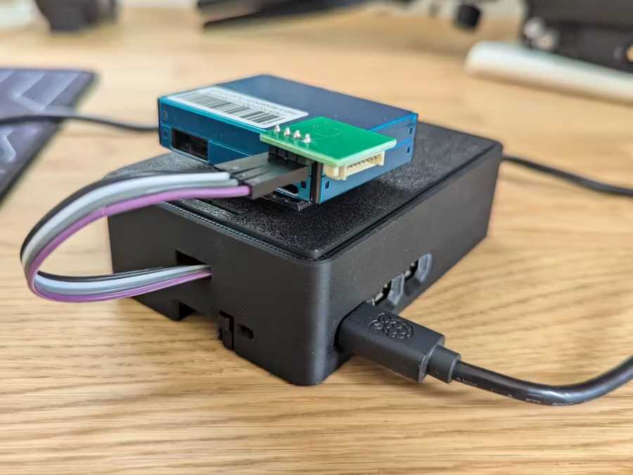 Pi-air-monitoring-in-case