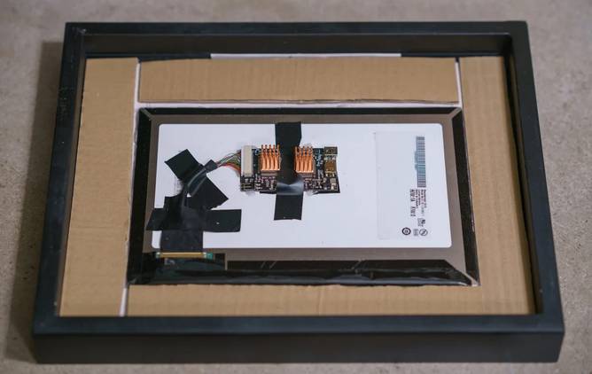 pstam-rpi-photo-frame-inserted-into-frame