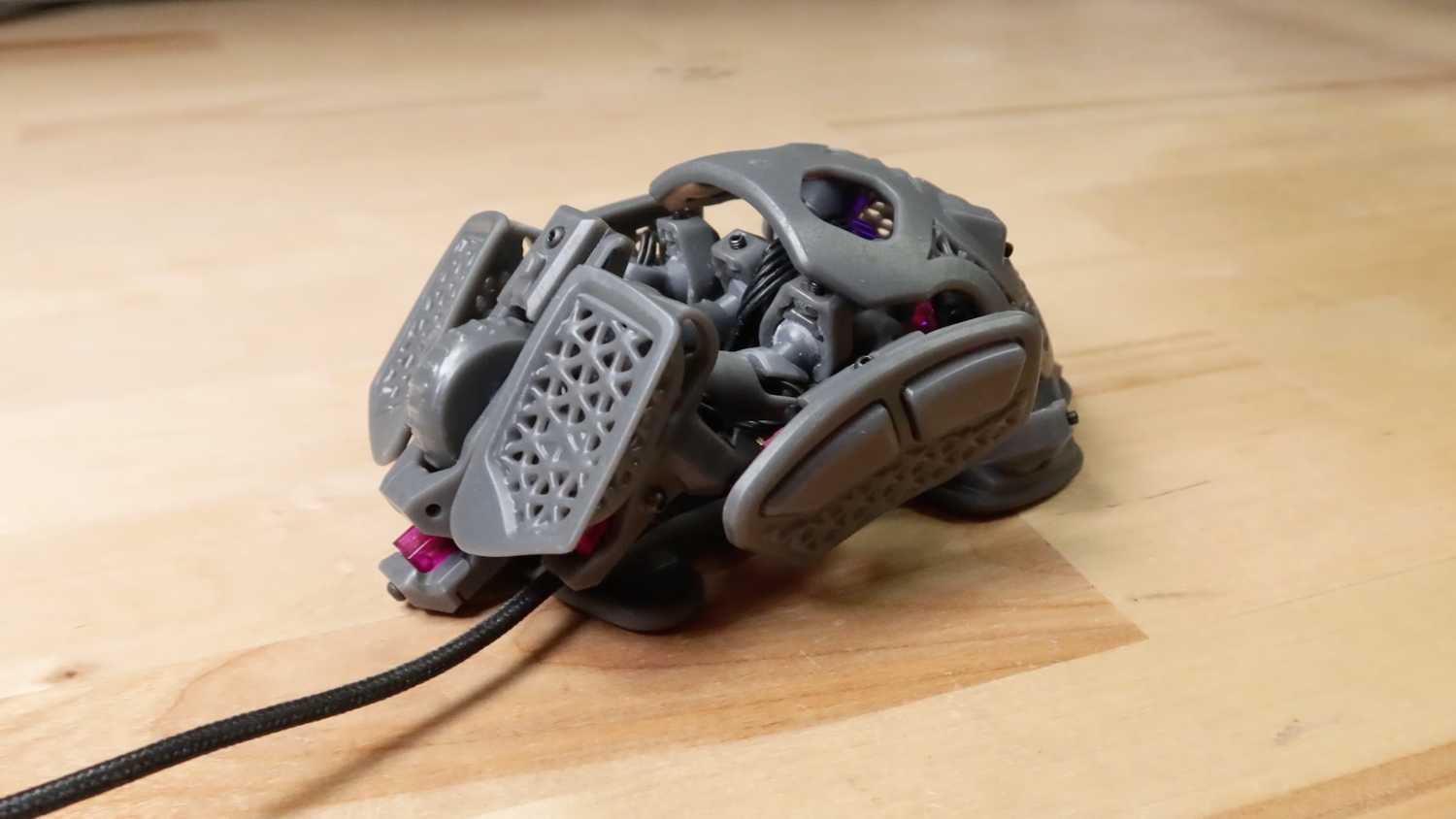 The Statial.b DIY customizable mouse