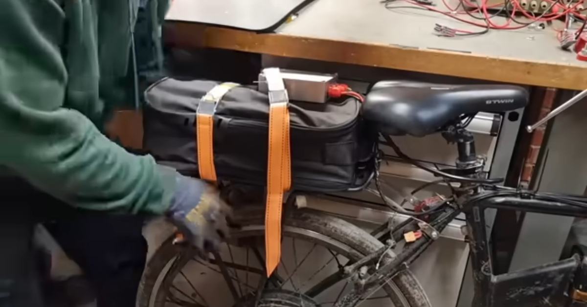 Someone powered their e-bike using disposable vape batteries, and the  results are seriously impressive