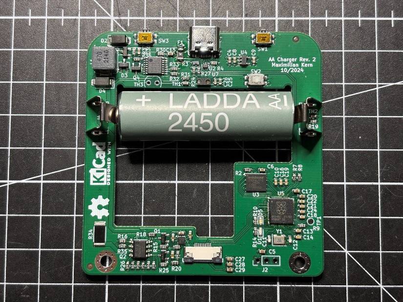 This elegant, retro Raspberry Pi Pico clock doubles as a battery charger