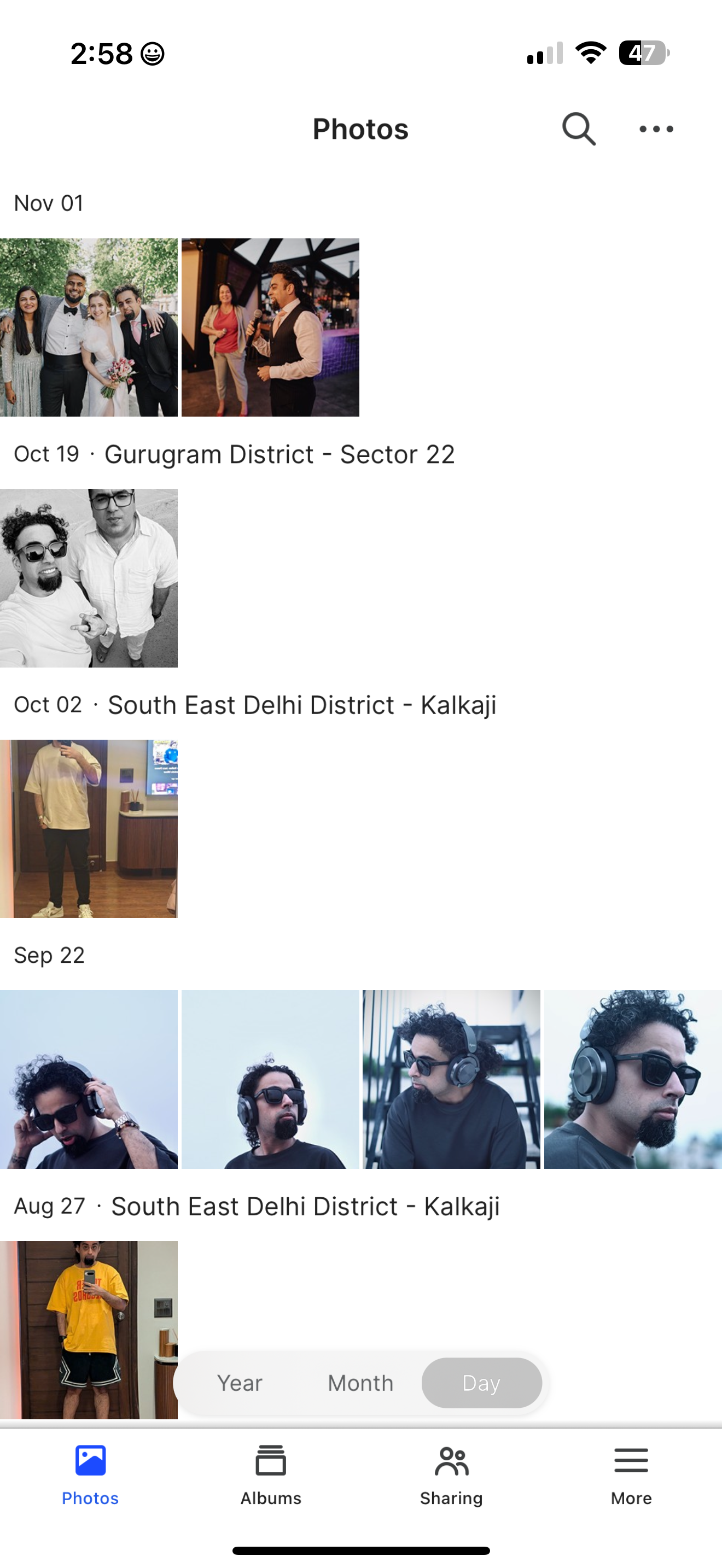 Synology BeePhotos App showing photo grid