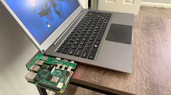 Elecrow CrowView Note 14 side Pi4 plugged in