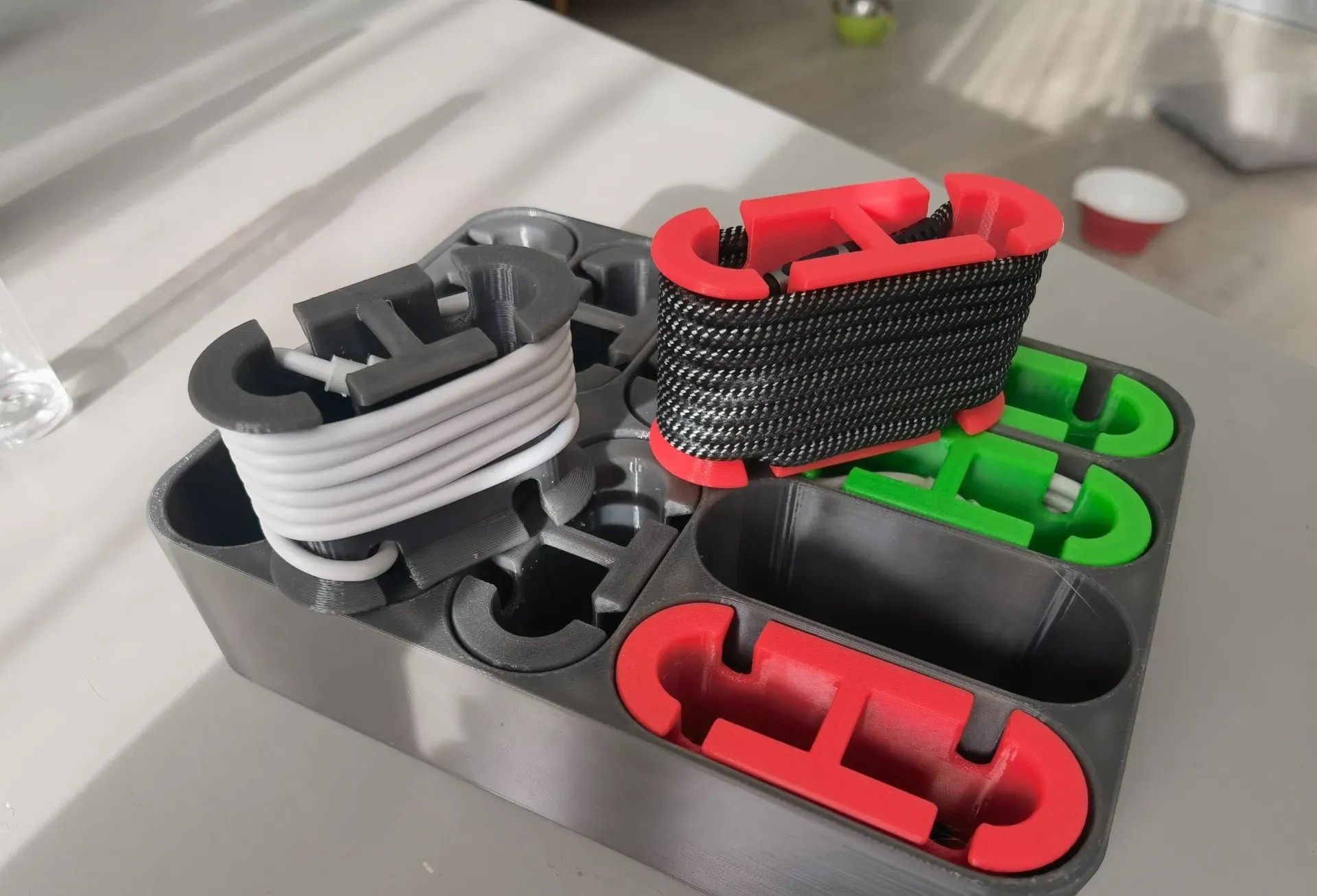 Cable Winder and Organizer by gengmj1991
