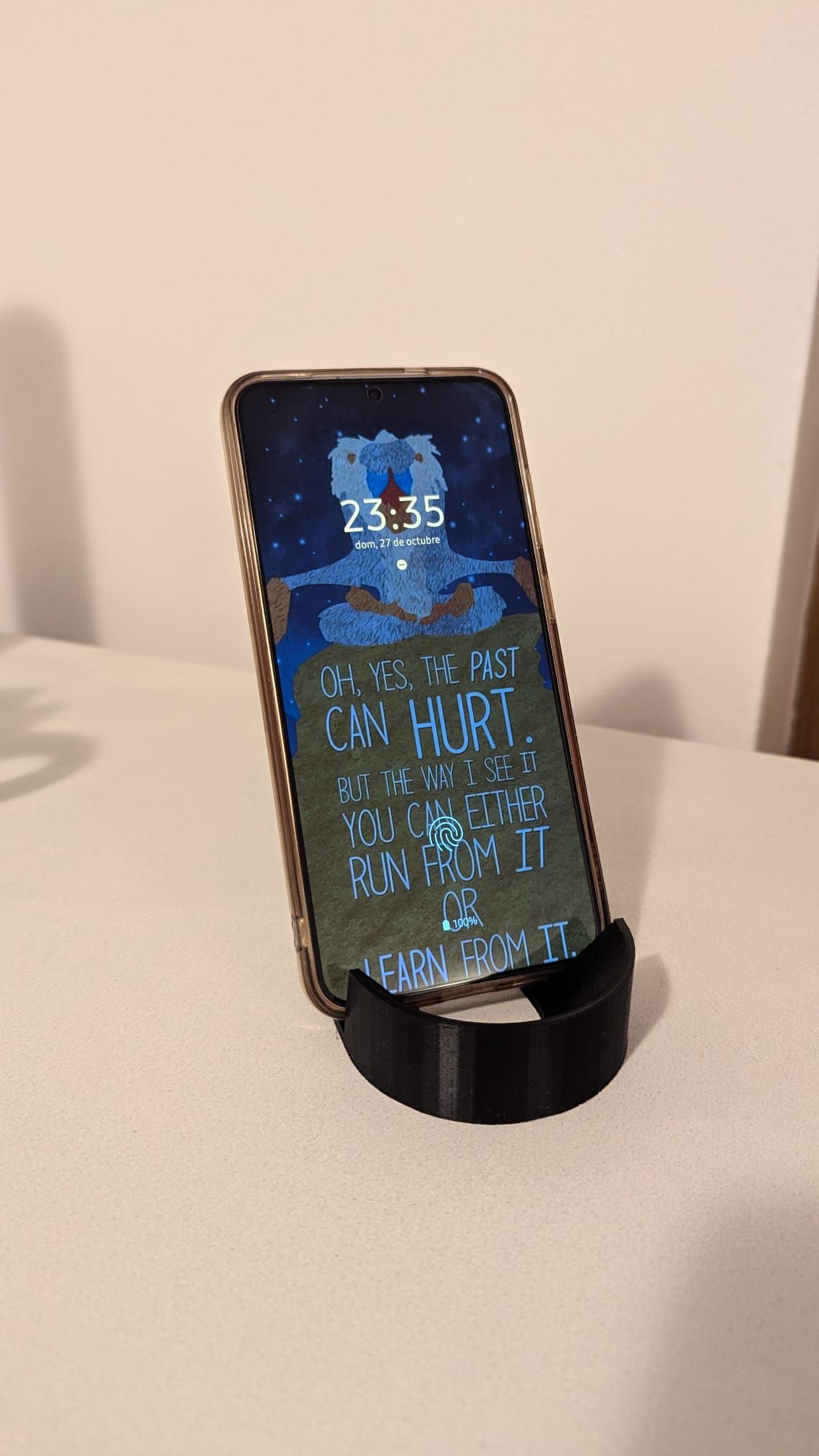 phone stand coliseum