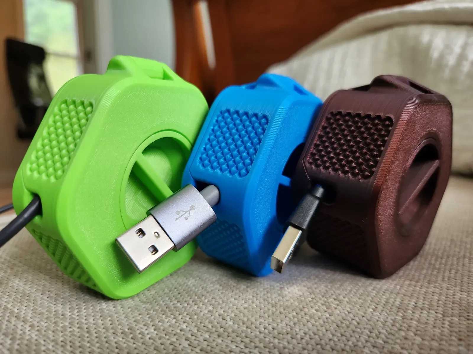 Portable Cable Organizer by squinn