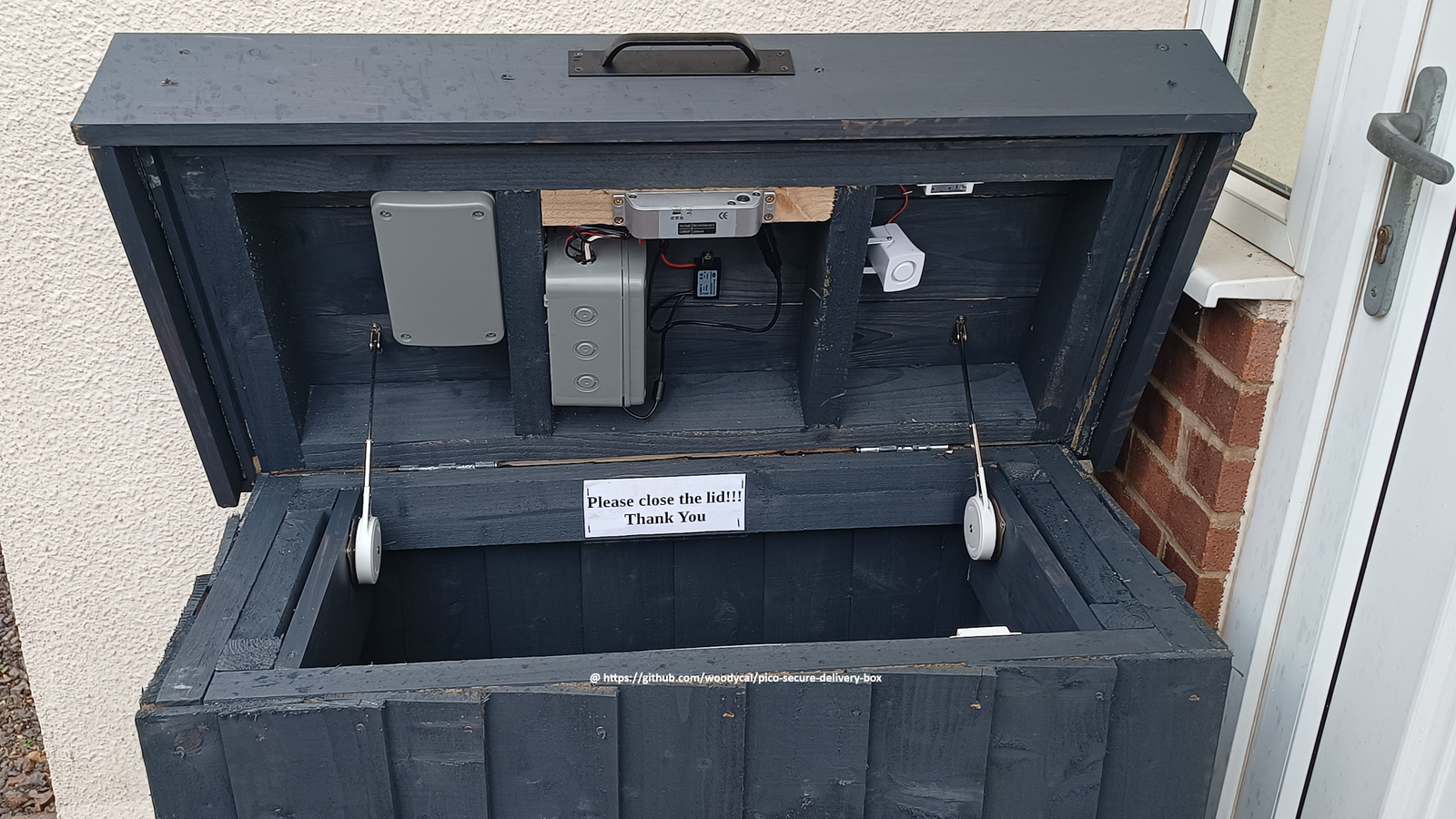 This cool DIY secure delivery box uses a Raspberry Pi to keep your ...