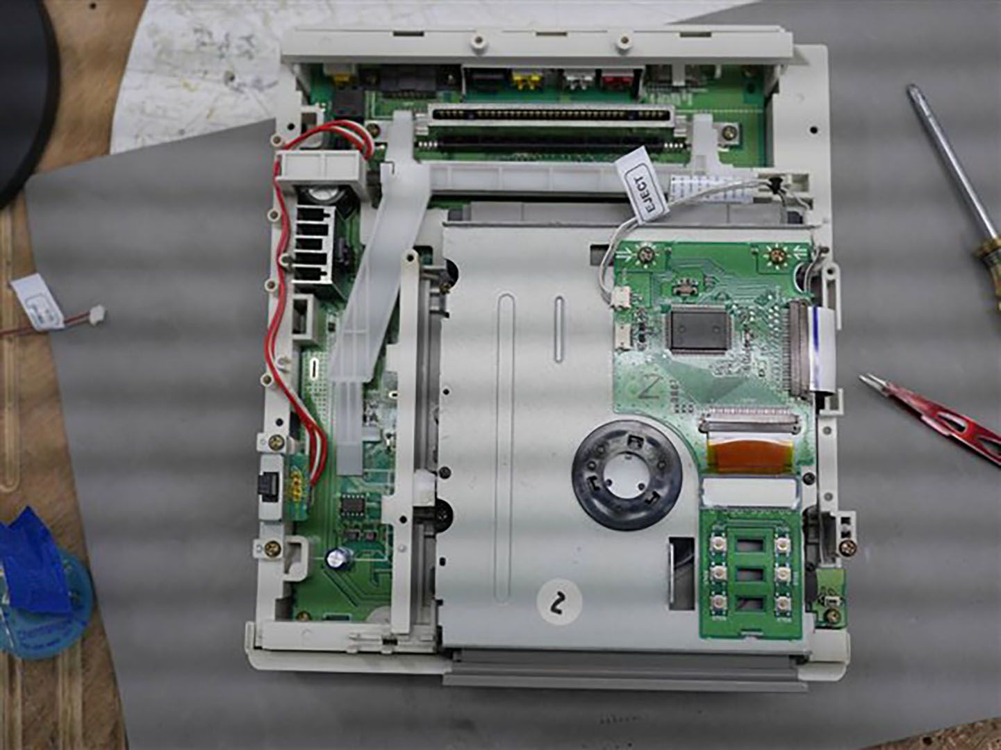 Ben Heck Nintendo Playstation teardown