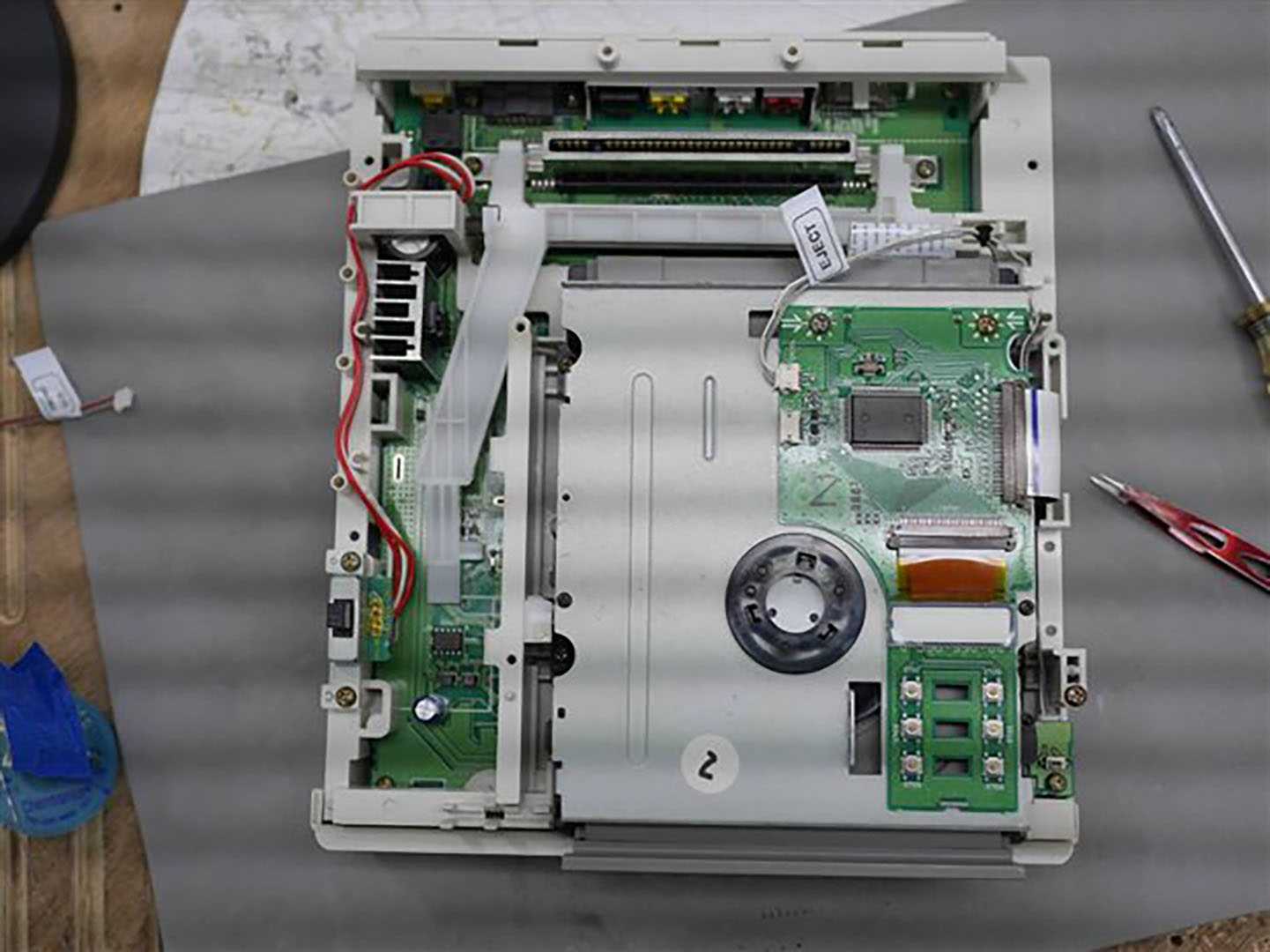 Ben Heck Nintendo Playstation teardown