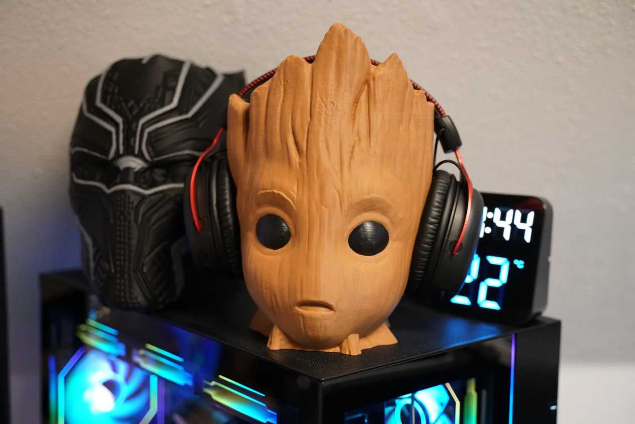 Baby Groot Headset stand