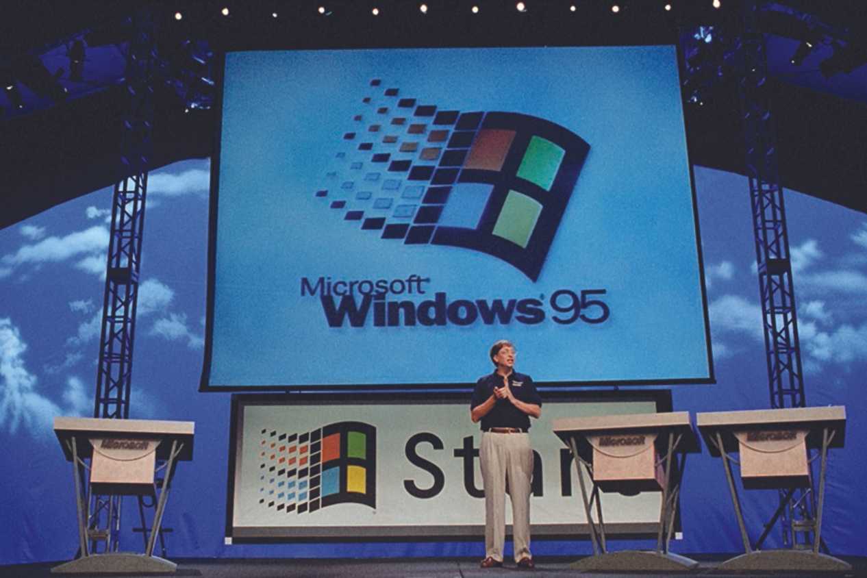 Bill Gates announces Windows 95 at a press event held in Redmond in 1995